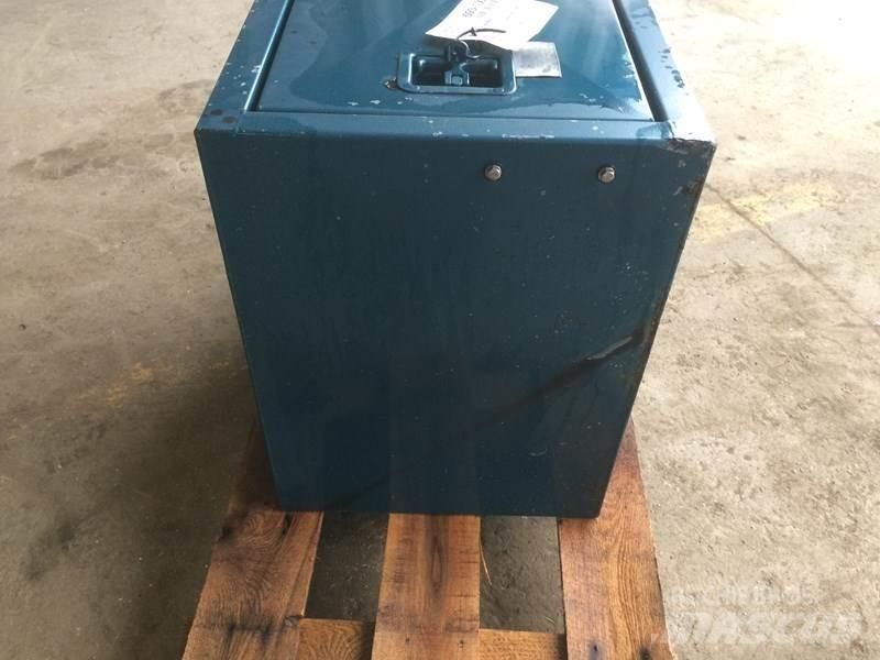 Universal  Diger aksam