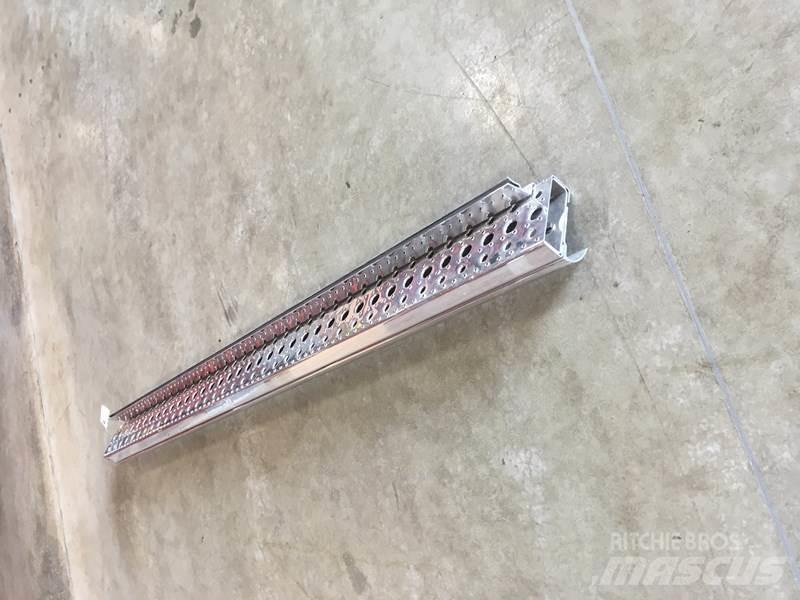 Universal  Diger aksam