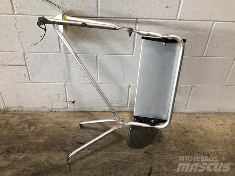 Universal  Diger aksam
