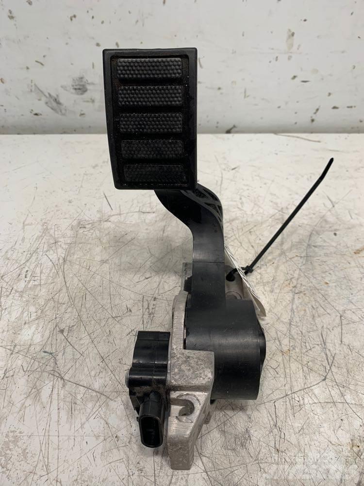 Volvo VNL Diger aksam