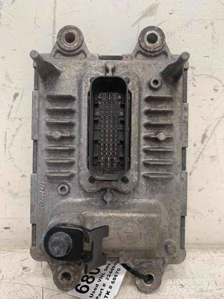 Volvo VNL Diger aksam