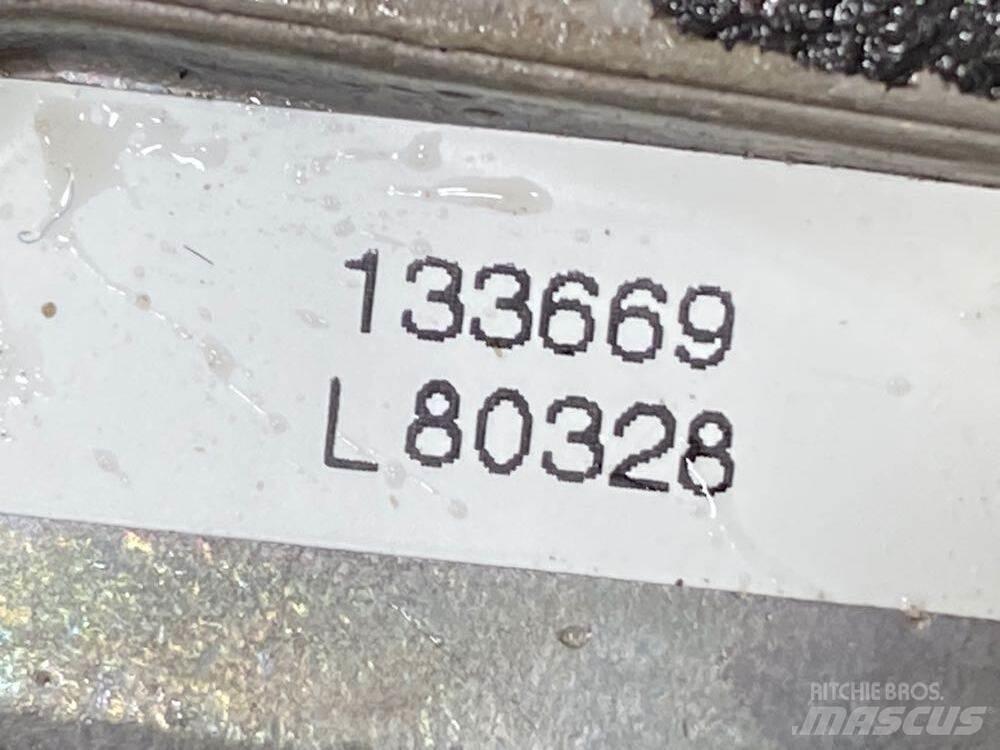 Volvo VNL Diger aksam