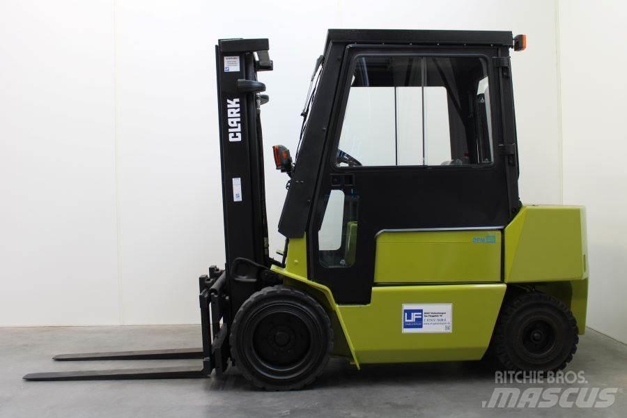 Clark DPM 30 Dizel forkliftler