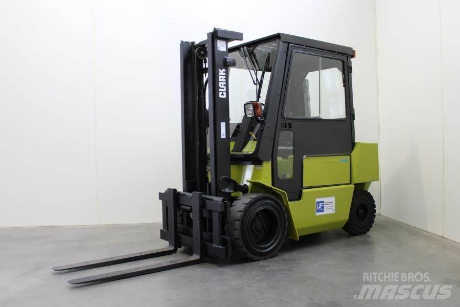 Clark DPM 30 Dizel forkliftler