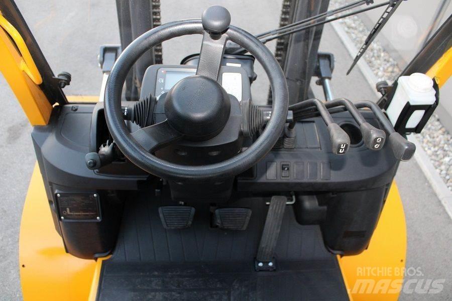 TCM D-1-F-A-40-Q Dizel forkliftler
