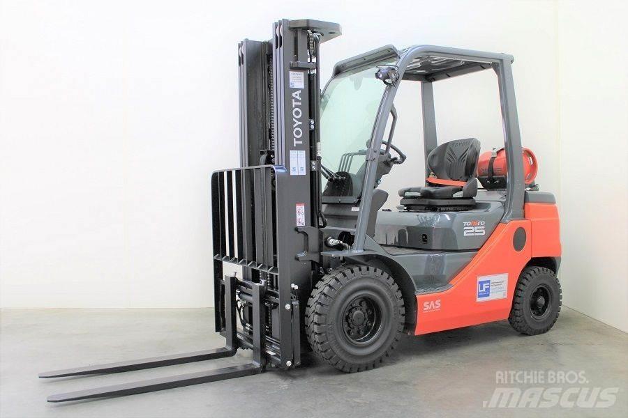 Toyota 02-8FGF25 LPG'li forkliftler
