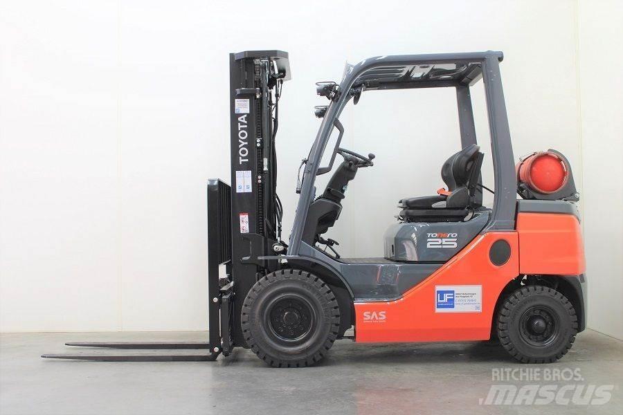 Toyota 02-8FGF25 LPG'li forkliftler