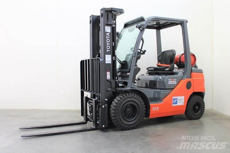 Toyota 02-8FGF25 LPG'li forkliftler
