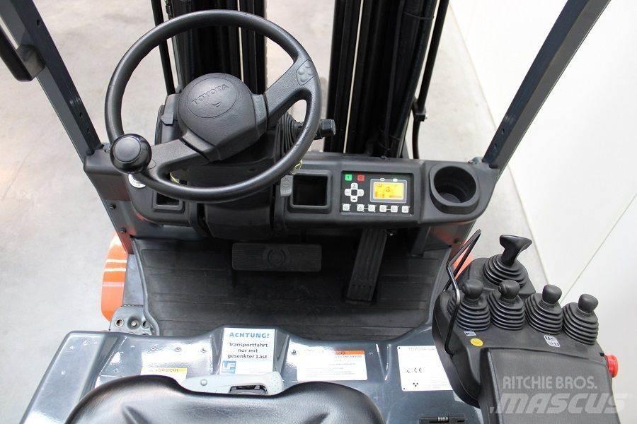 Toyota 8FBE 20 T Elektrikli forkliftler