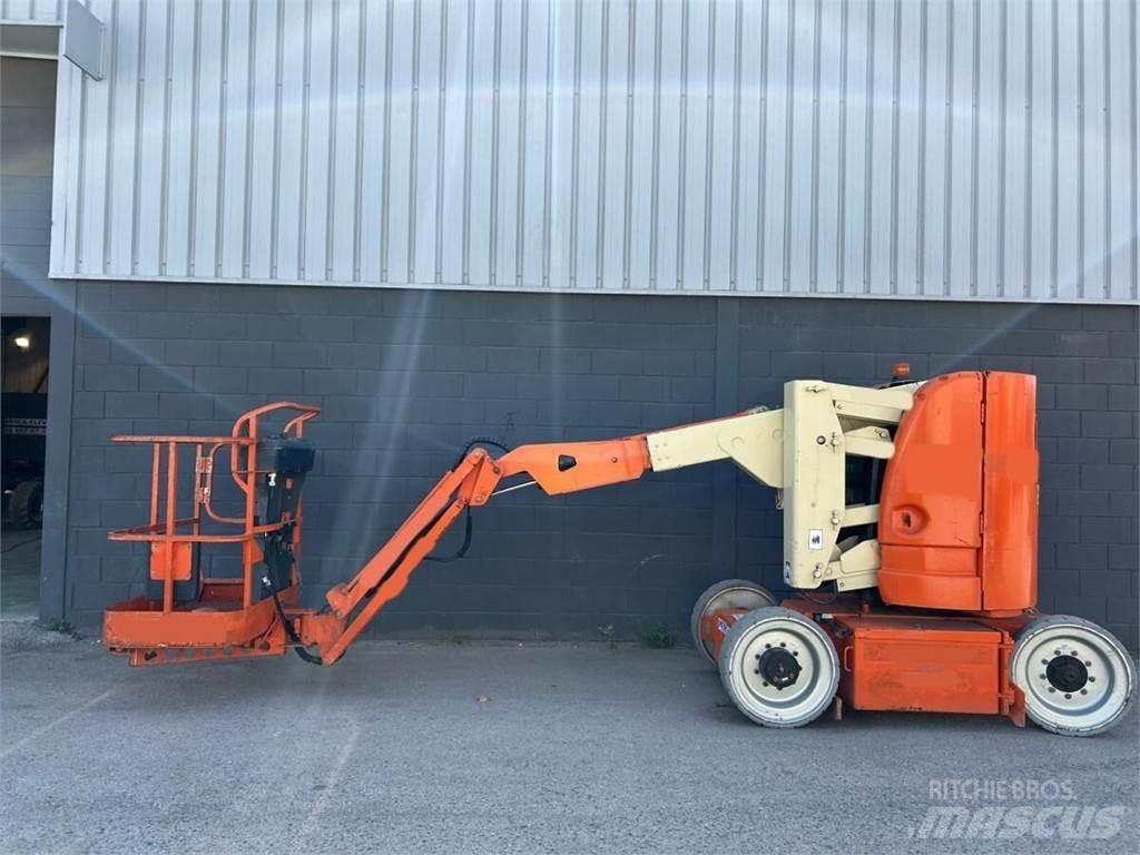 JLG E300AJ Körüklü personel platformları