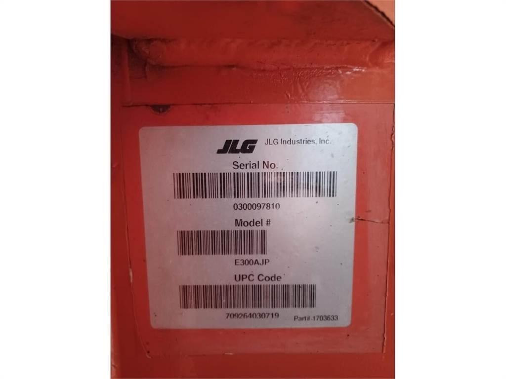 JLG E300AJP Körüklü personel platformları