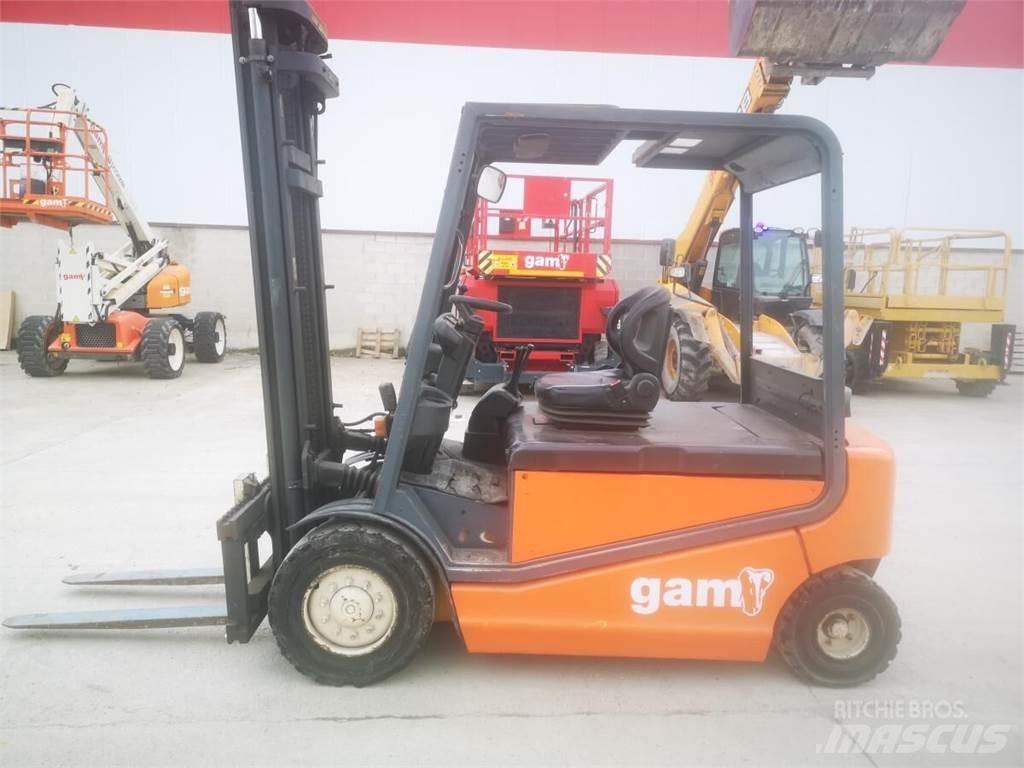 OM XE40 Elektrikli forkliftler
