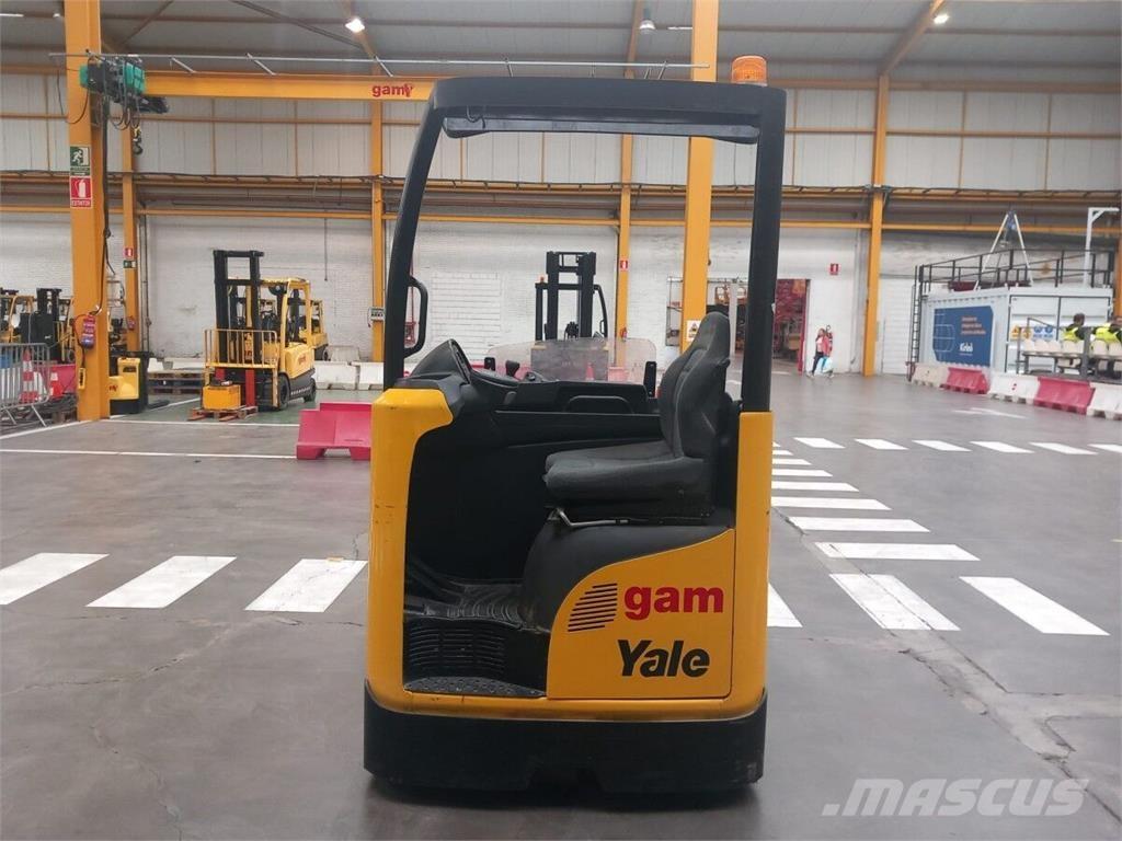 Yale MR14 Reach truck - depo içi istif araçları