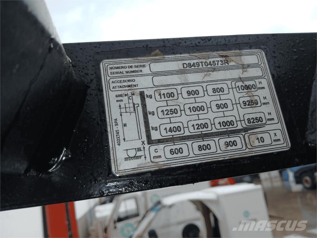 Yale MR14 Reach truck - depo içi istif araçları