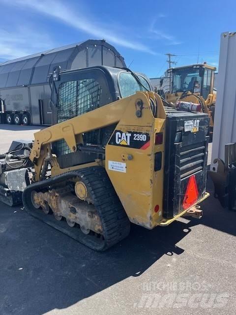 CAT 239D Çekiciler