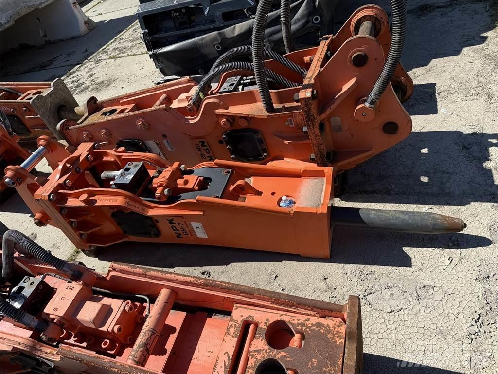NPK GH-7 HAMMER Hidrolik kırıcılar