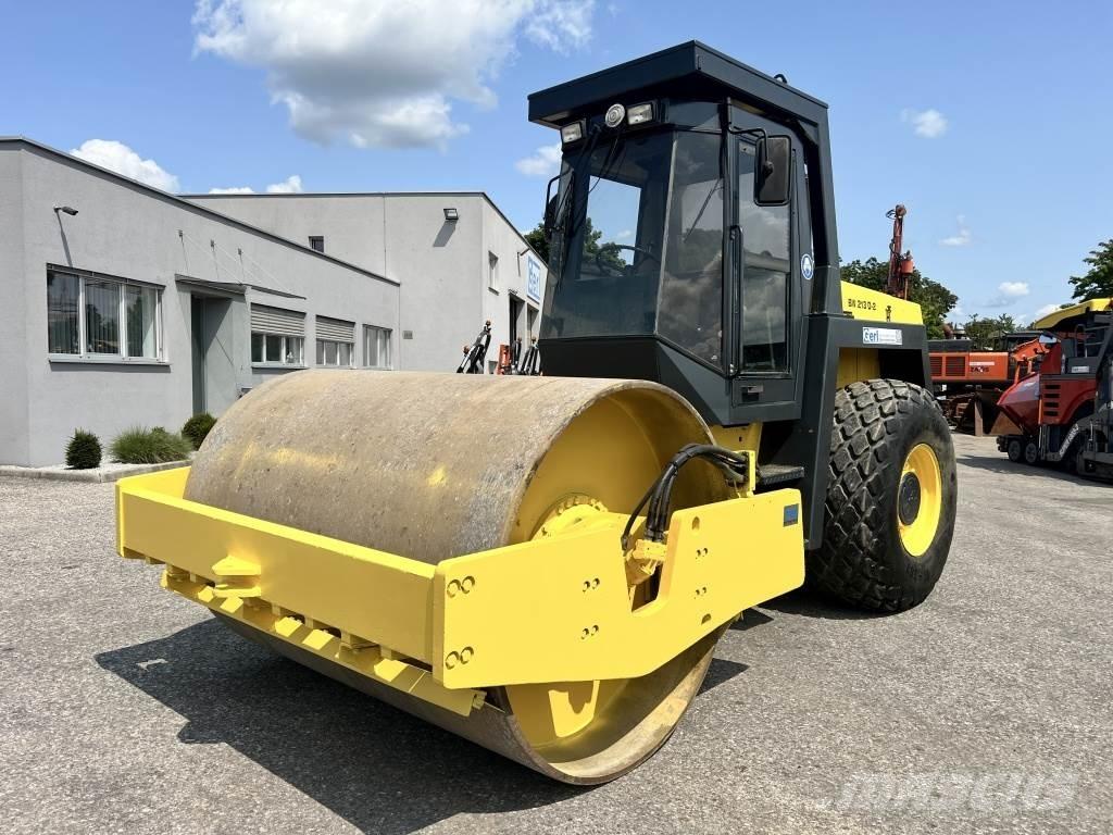 Bomag BW 213 D-2 Tek tamburlu silindirler