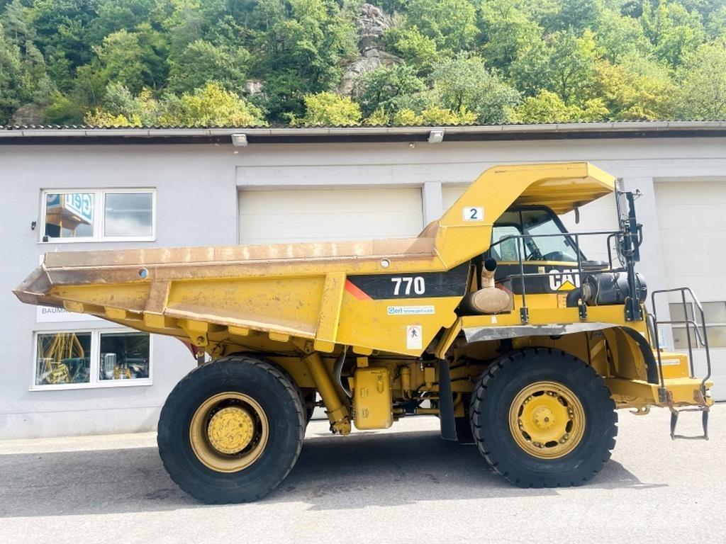 CAT 770 Belden kirma kaya kamyonu
