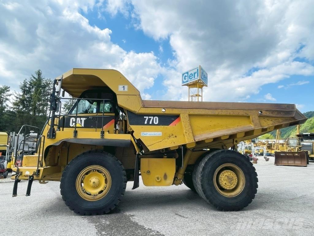 CAT 770 Belden kirma kaya kamyonu