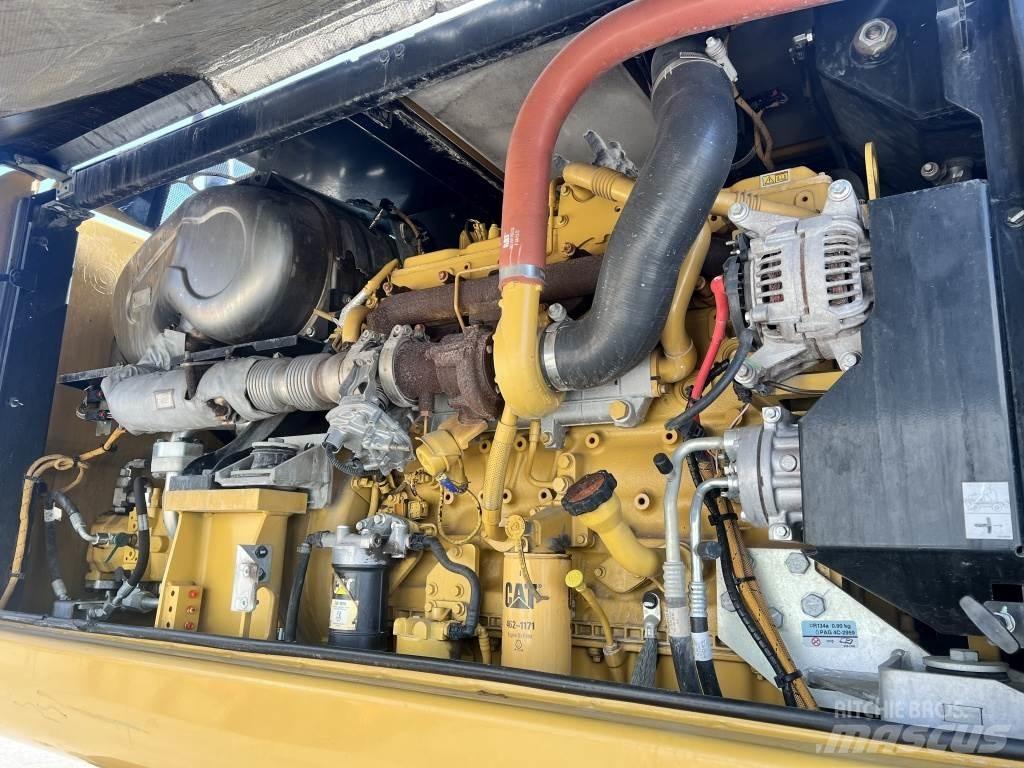 CAT M 320 F Lastik tekerli ekskavatörler