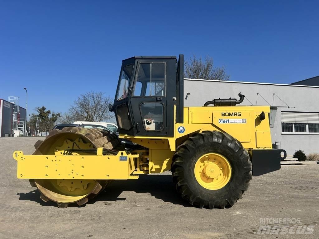 JCB Vibromax W 1402 PD Tek tamburlu silindirler