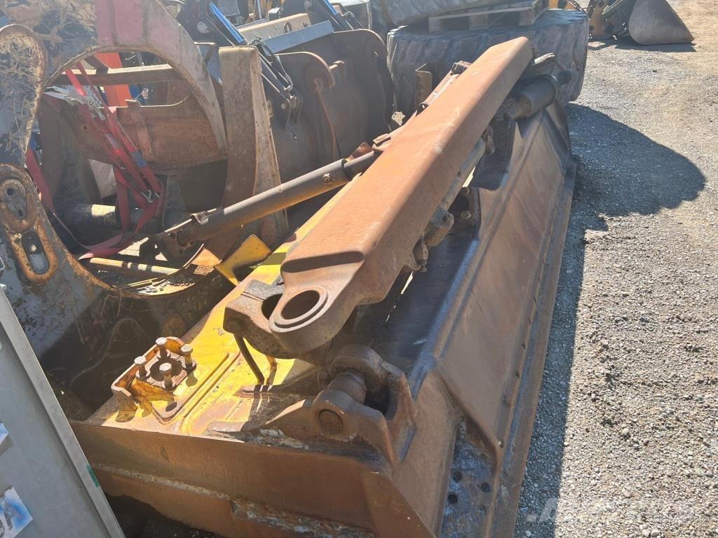 Komatsu D 65 EX-15 Paletli dozerler