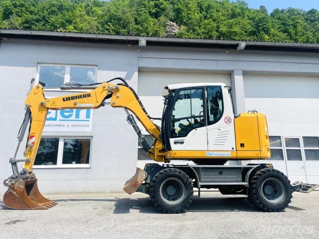 Liebherr A910 Compact Lastik tekerli ekskavatörler
