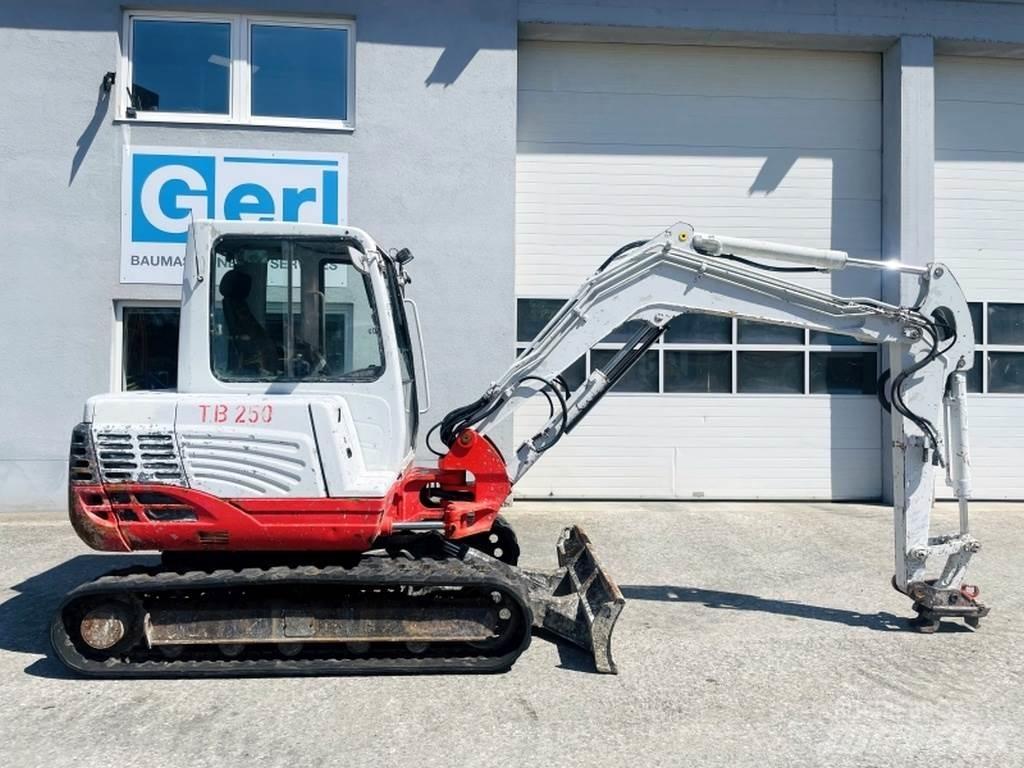 Takeuchi TB250 Mini ekskavatörler, 7 tona dek