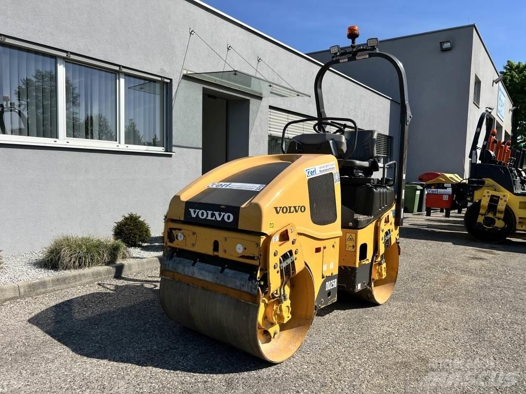 Volvo DD25B Çift tamburlu silindirler