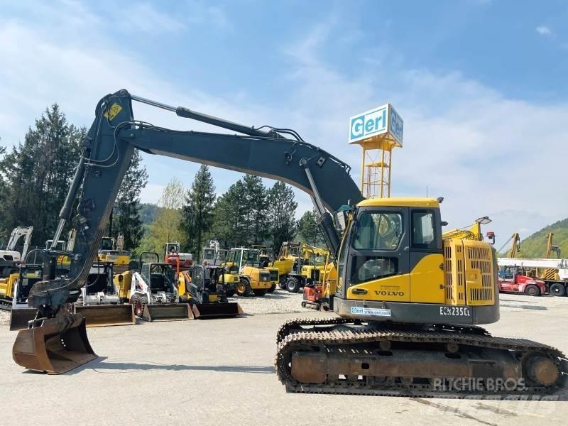 Volvo ECR235CL Paletli ekskavatörler