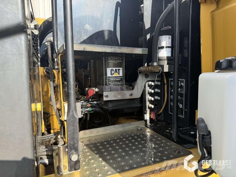 CAT M313D Lastik tekerli ekskavatörler