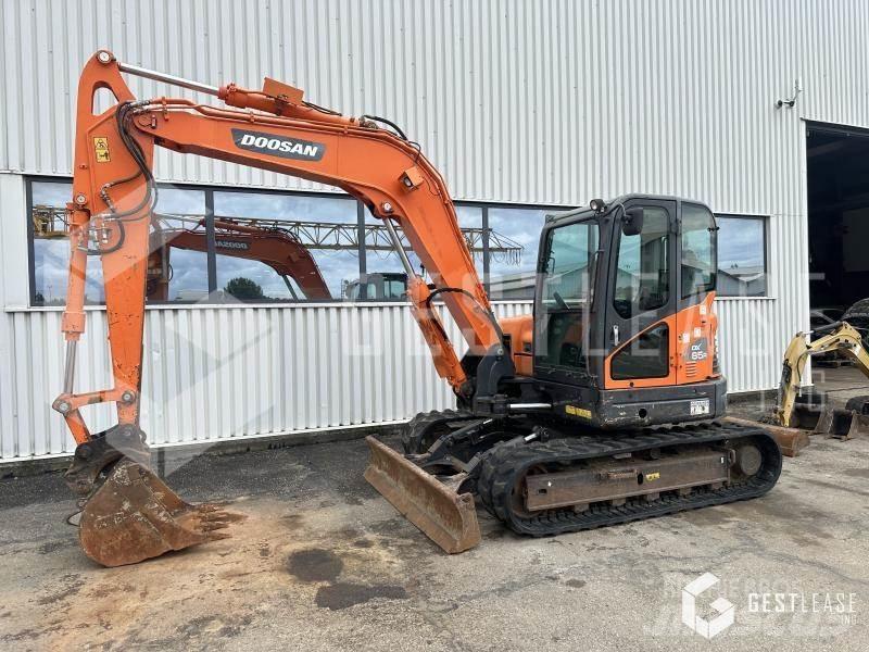 Doosan DX85R-3 Mini ekskavatörler, 7 tona dek