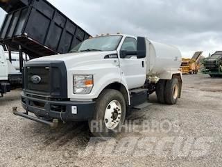 Ford F750 Su tankerleri