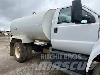 Ford F750 Su tankerleri