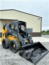 John Deere 318G Skid steer loderler