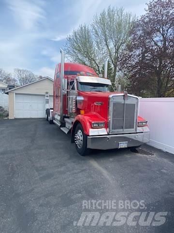 Kenworth W900L Diger