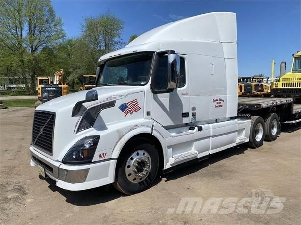 Volvo VNL64T670 Çekiciler
