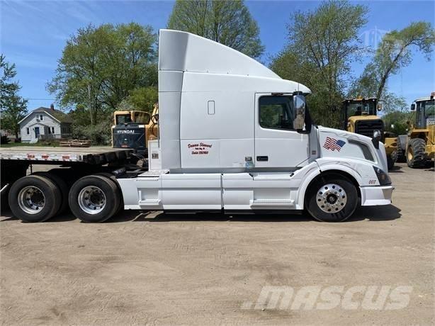 Volvo VNL64T670 Çekiciler