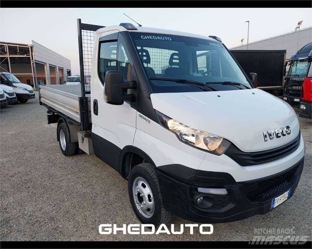 Iveco 35C14 Kapali kasa kamyonetler