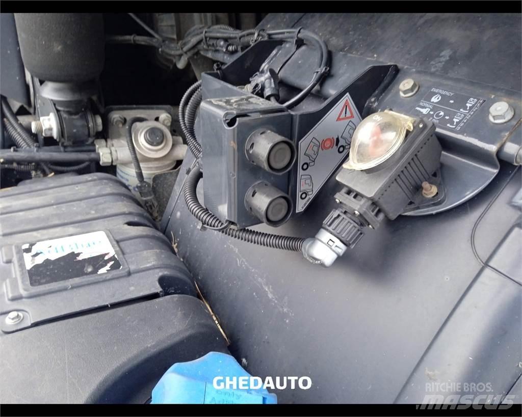 Iveco AS440S48 Kapali kasa kamyonlar