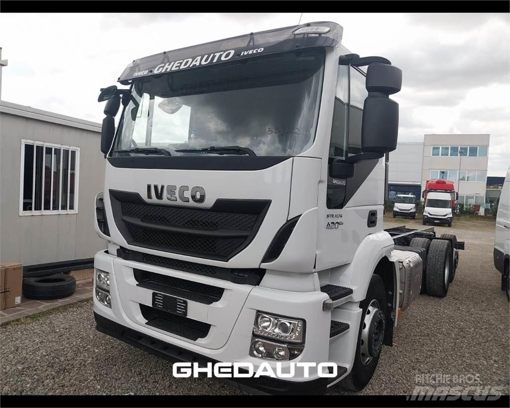 Iveco AT260S40Y/PS Kapali kasa kamyonlar
