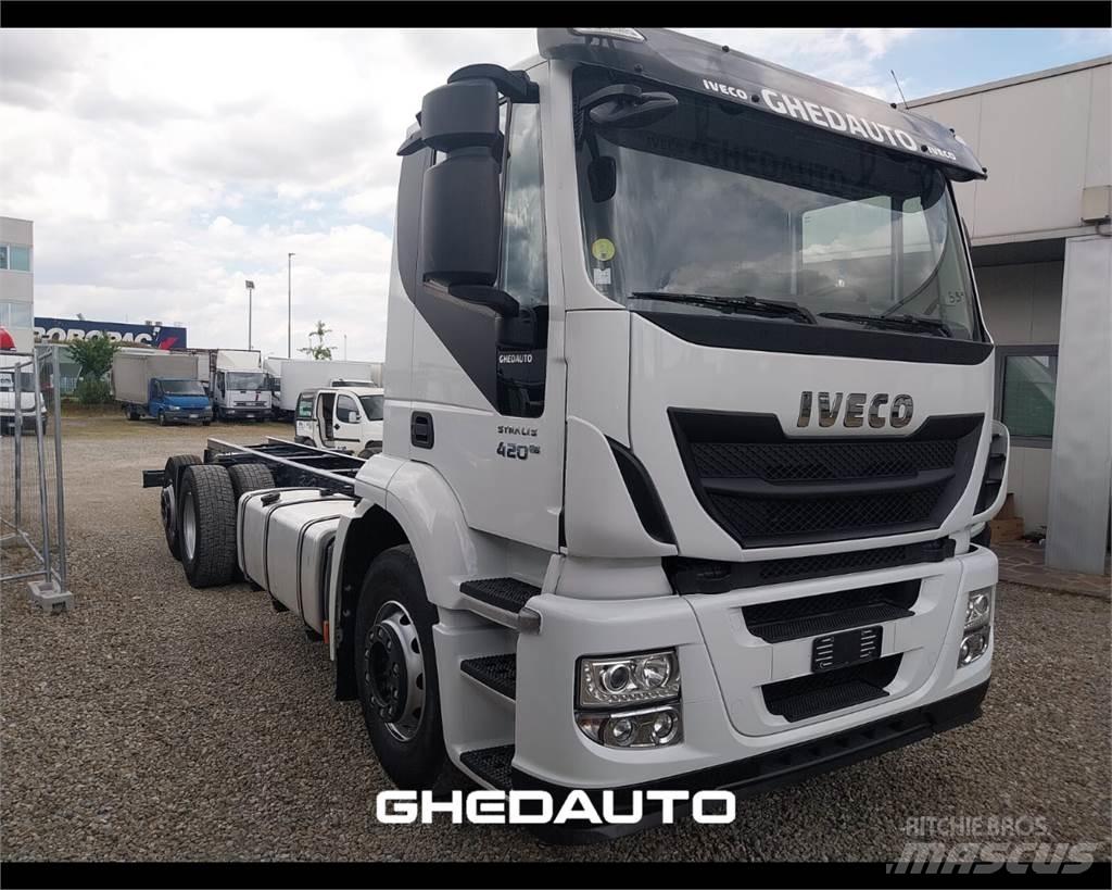 Iveco AT260S40Y/PS Kapali kasa kamyonlar