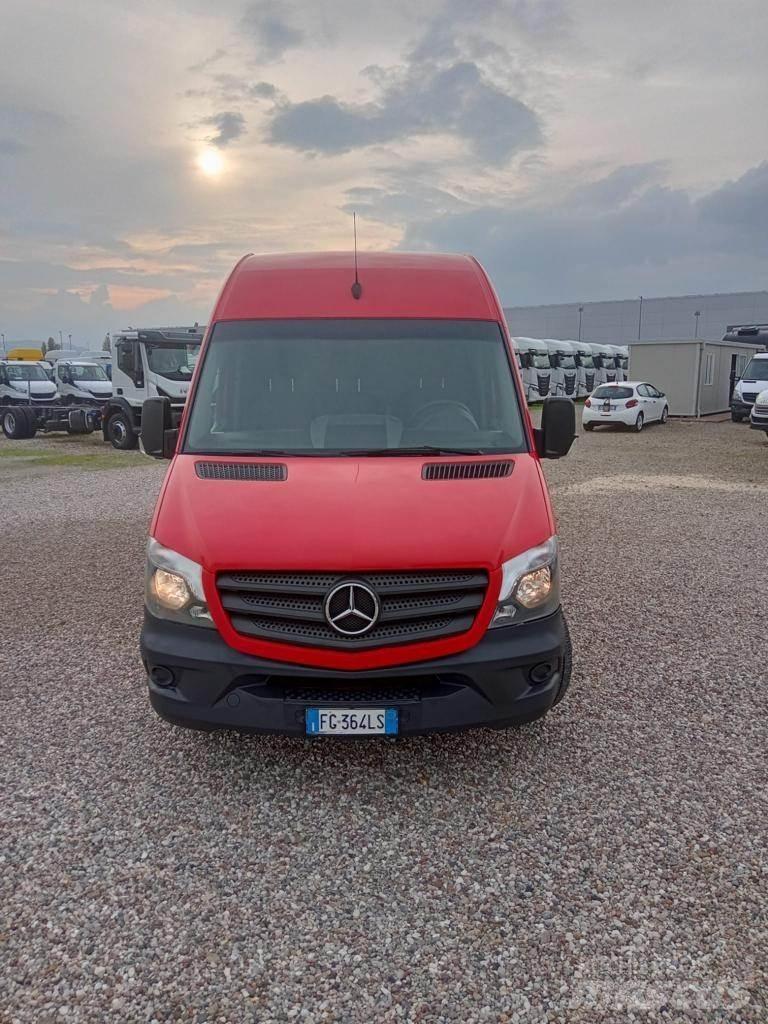 Mercedes-Benz SPINTER Kapali kasa kamyonetler