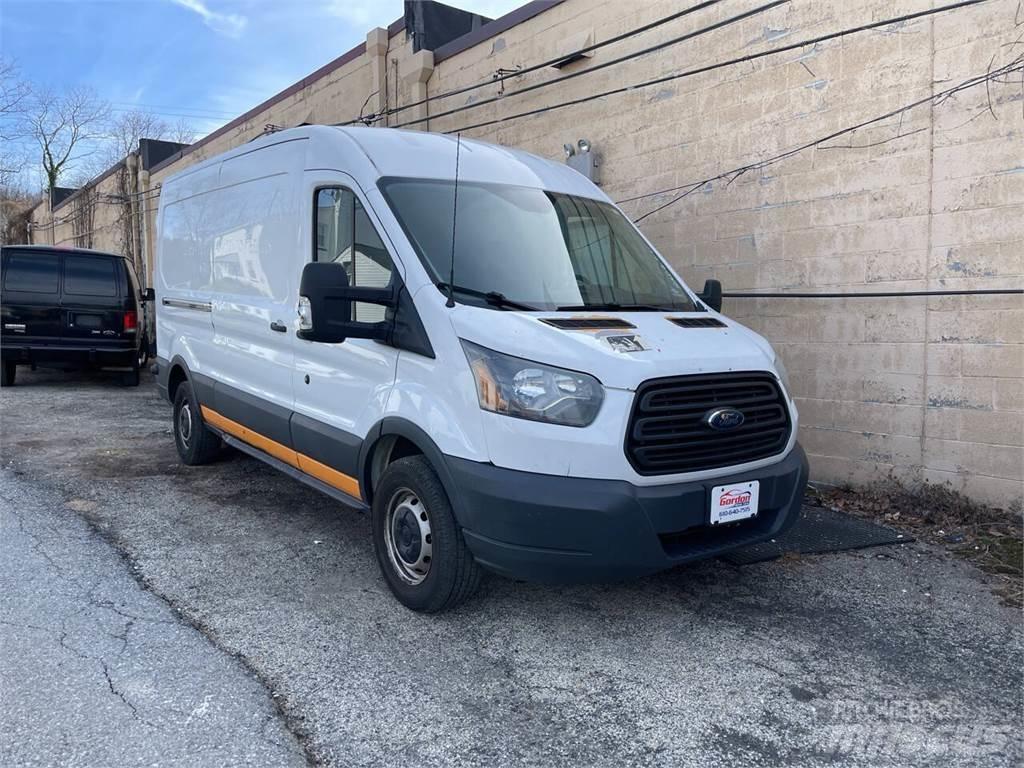 Ford Transit Panel vanlar
