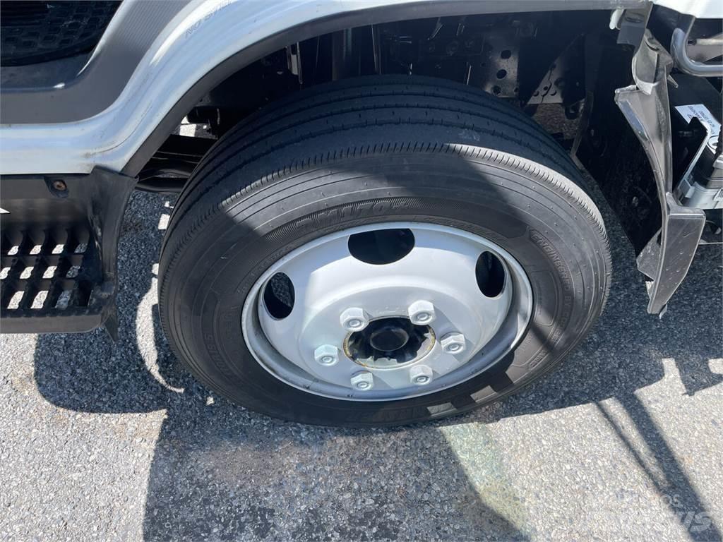 Isuzu NRR Kapali kasa kamyonlar