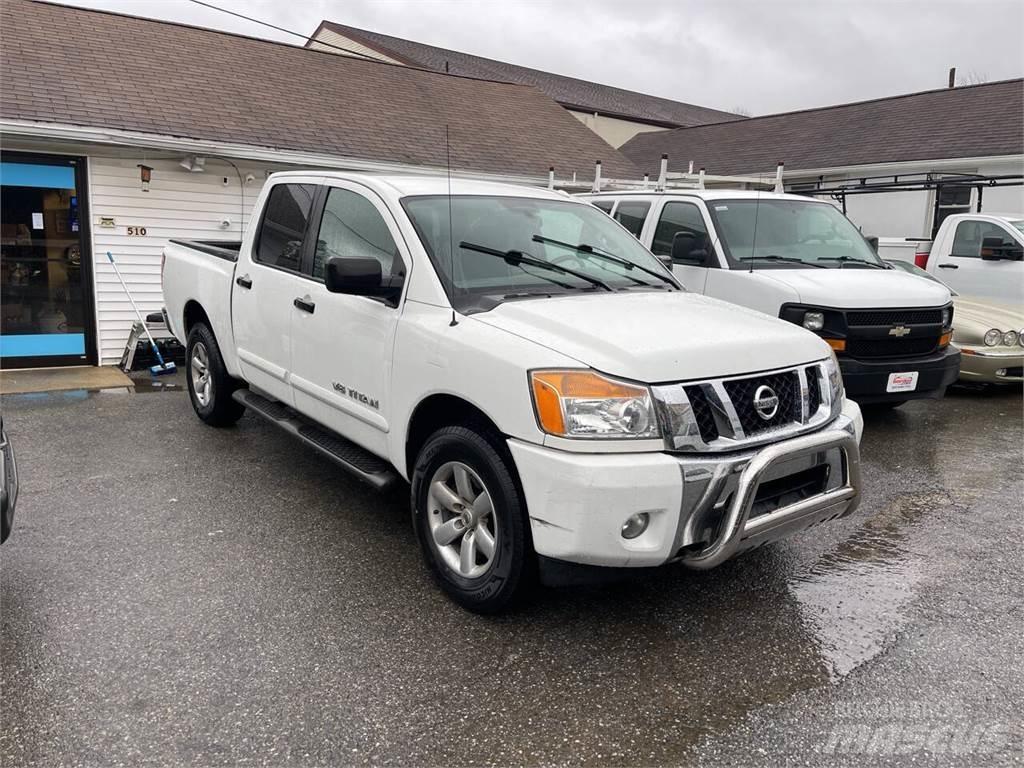 Nissan Titan Pikaplar