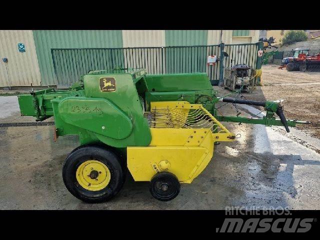John Deere 359 Küp balya makinalari