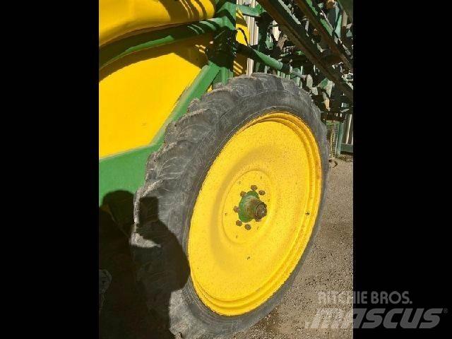 John Deere 824 SE Çekilir pülverizatörler