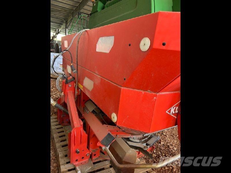 Kuhn AXIS 40.2 Mineral gübre dagiticilar