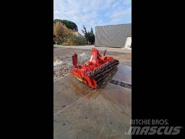 Kuhn HR3004 Tirmiklar